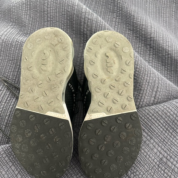 Nike Air Sneakers - Picture 5 of 7